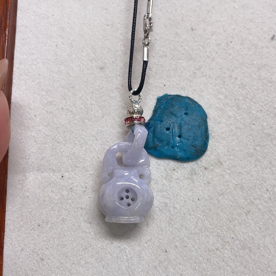 翡翠未镶嵌颈饰紫宝瓶