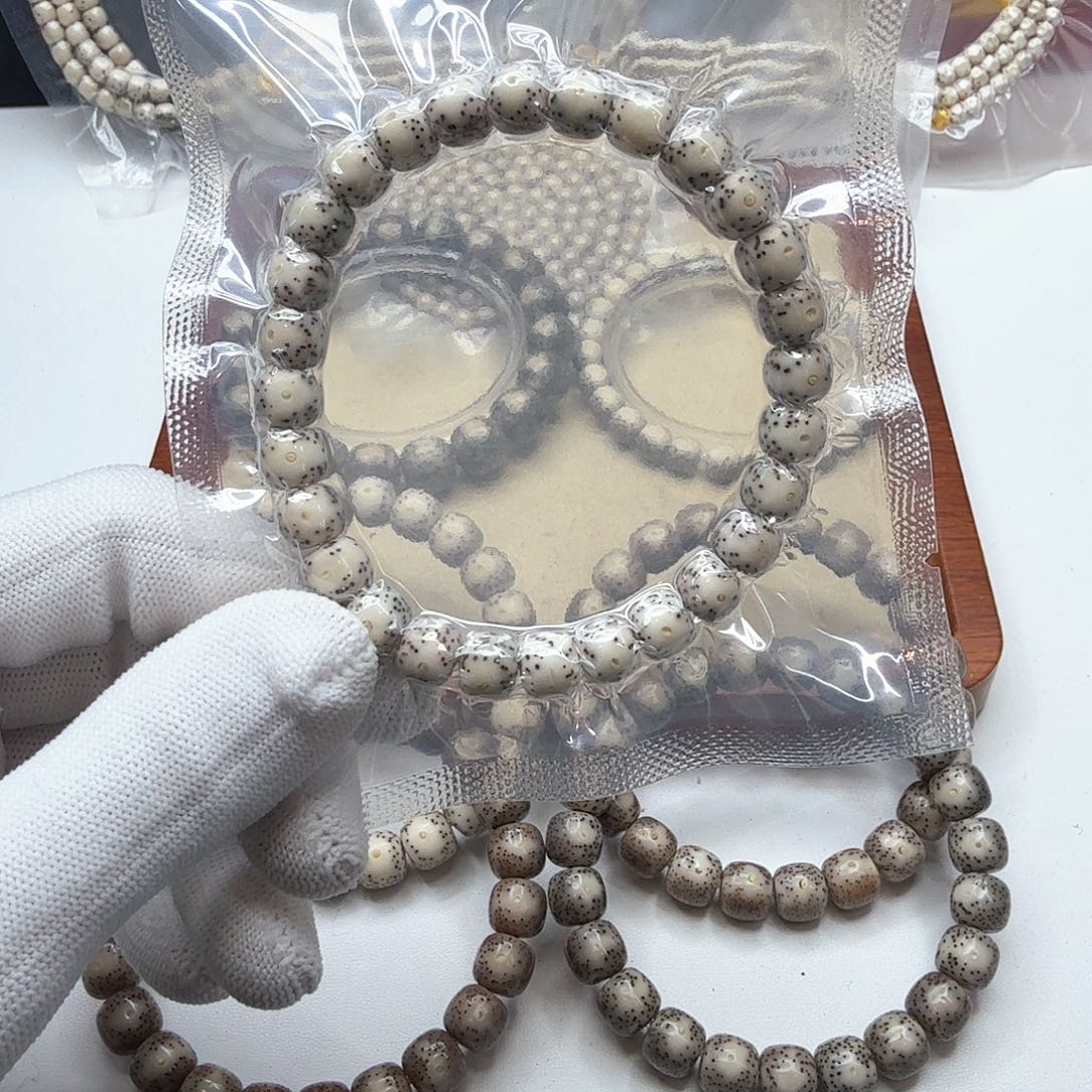 星月菩提吊坠5骨瓷白大眼睛8左右单圈