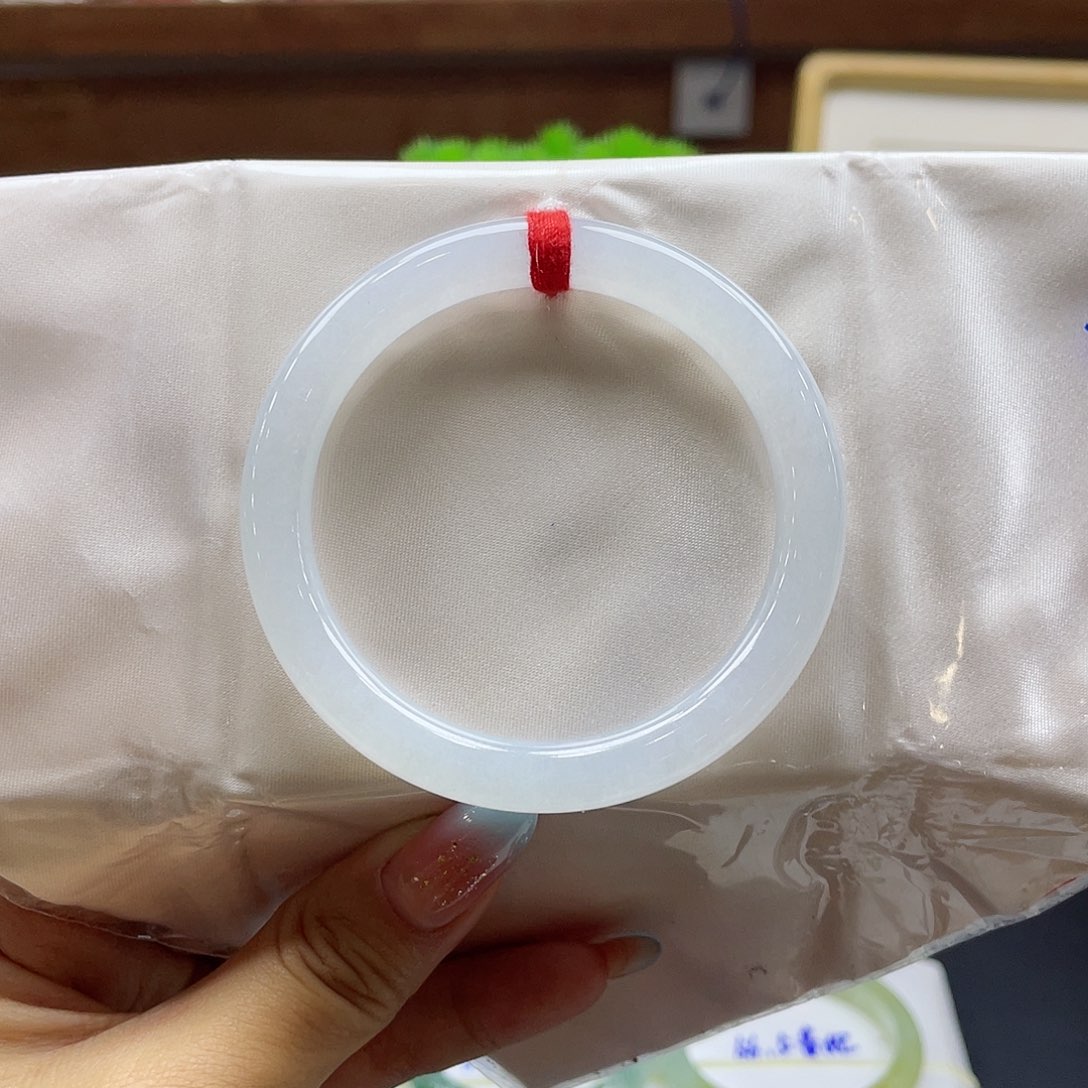 翡翠未镶嵌手镯9 号链接