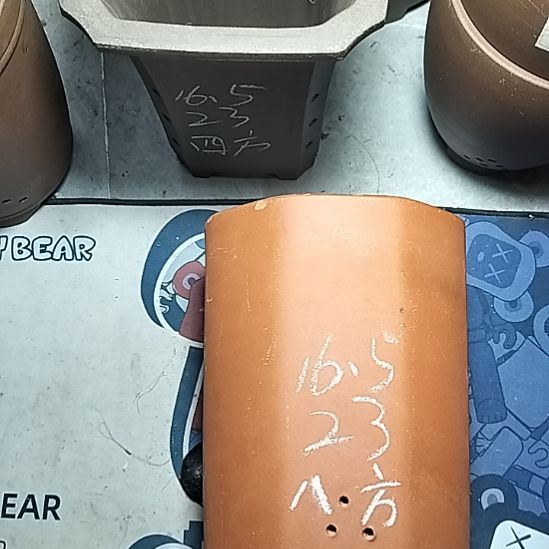 红泥八方一个花盆