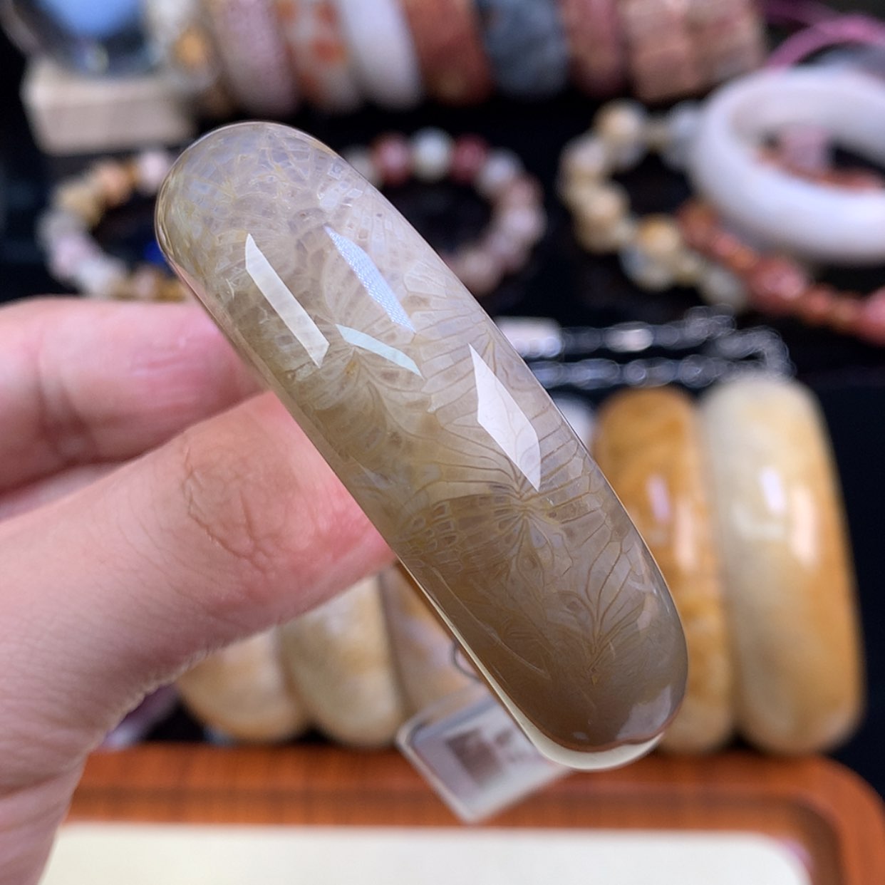 【闪购商品】颈饰未镶嵌硅化珊瑚（珊瑚玉）90号51.5圈狐尾