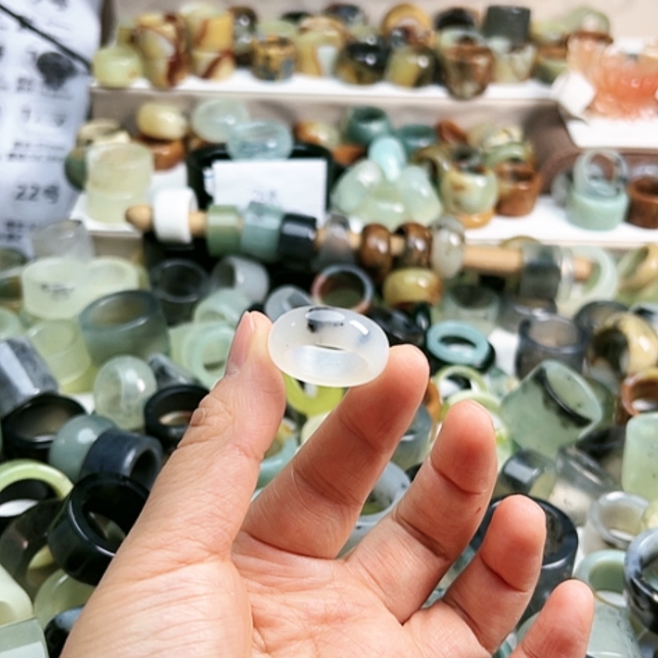 【闪购商品】蛇纹石玉戒指未镶嵌