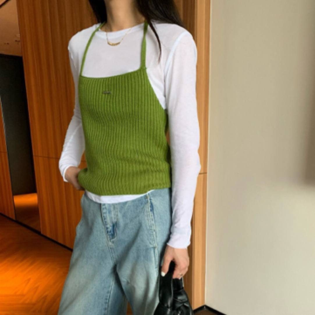 清冷高级感轻松百搭挂脖针织背心