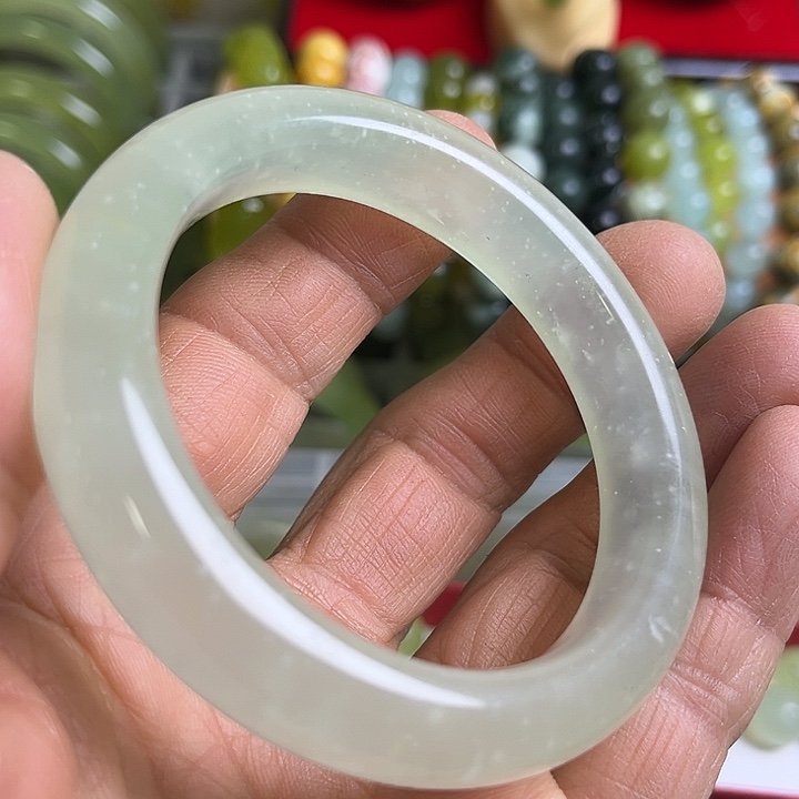 合金蛇纹石玉颈饰