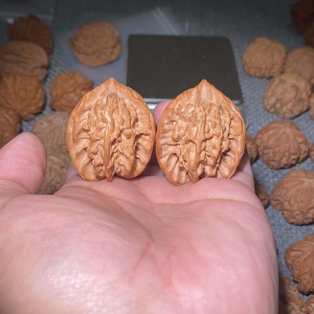 昨***五吊坠桃核盘山三棱