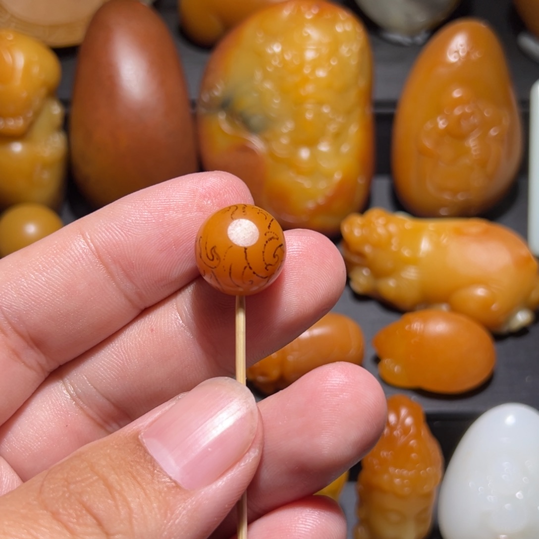 海***浪和田玉未镶嵌颈饰