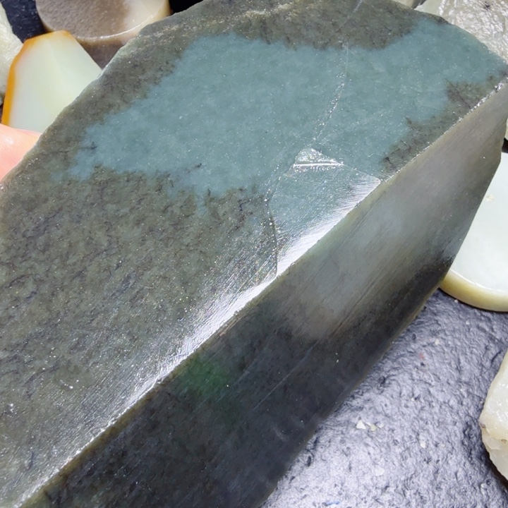 和田玉（糖玉）未镶嵌珠宝奇石