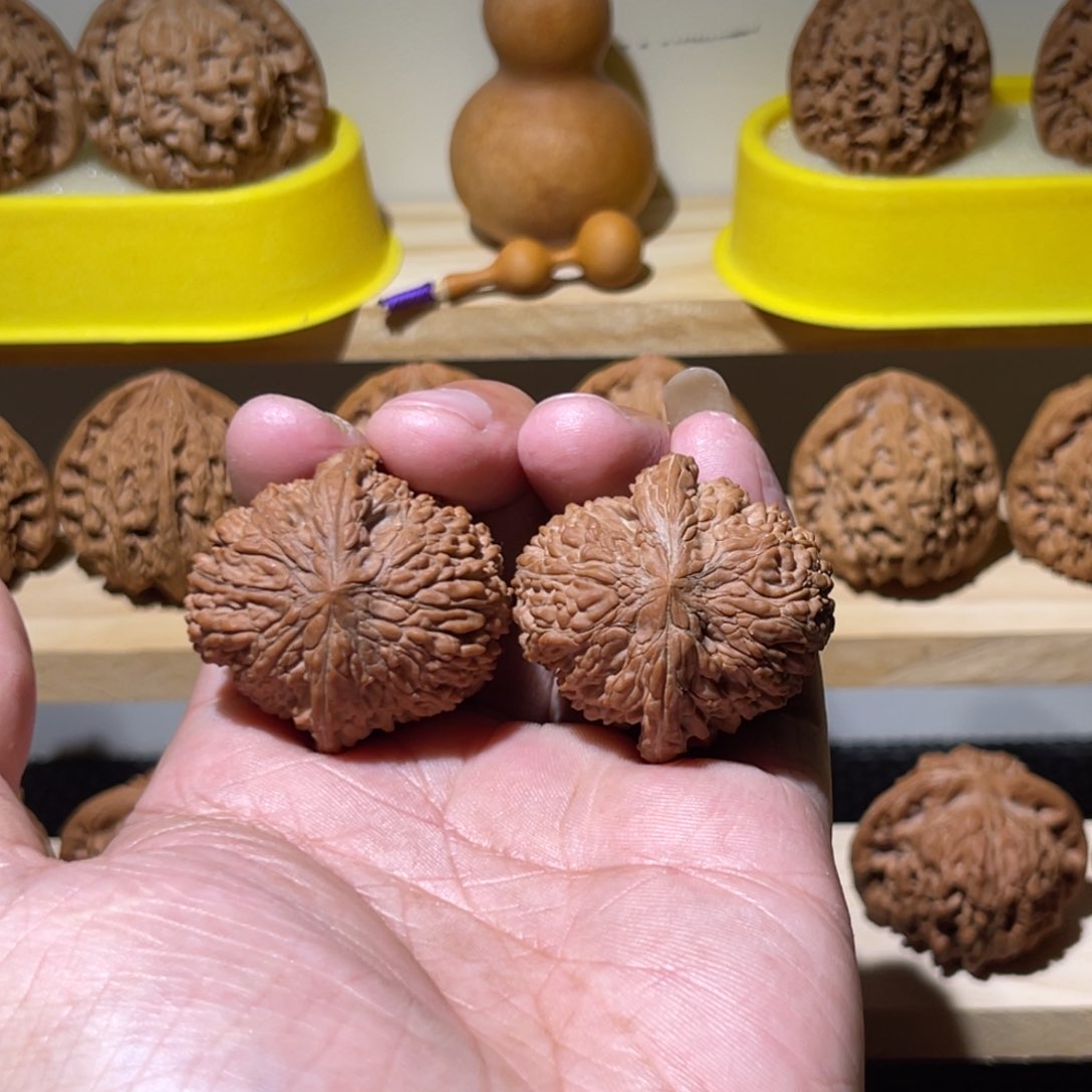 文玩核桃吊坠38全品满天星