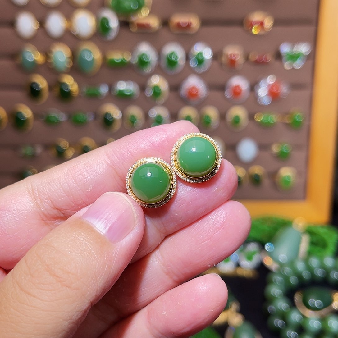 和田玉颈饰18K金镶嵌