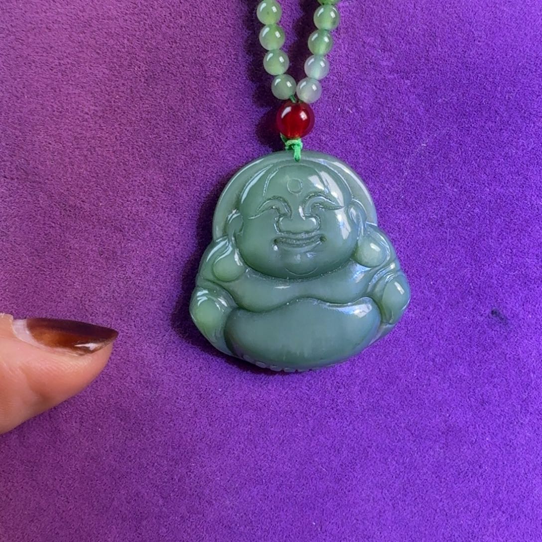 年***岁和田玉未镶嵌颈饰