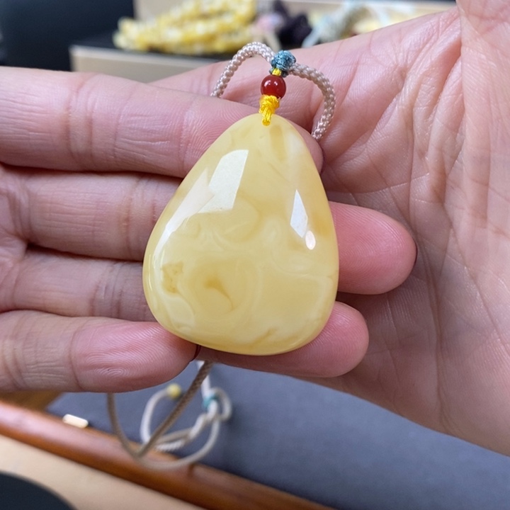 琥珀裸石未镶嵌水滴