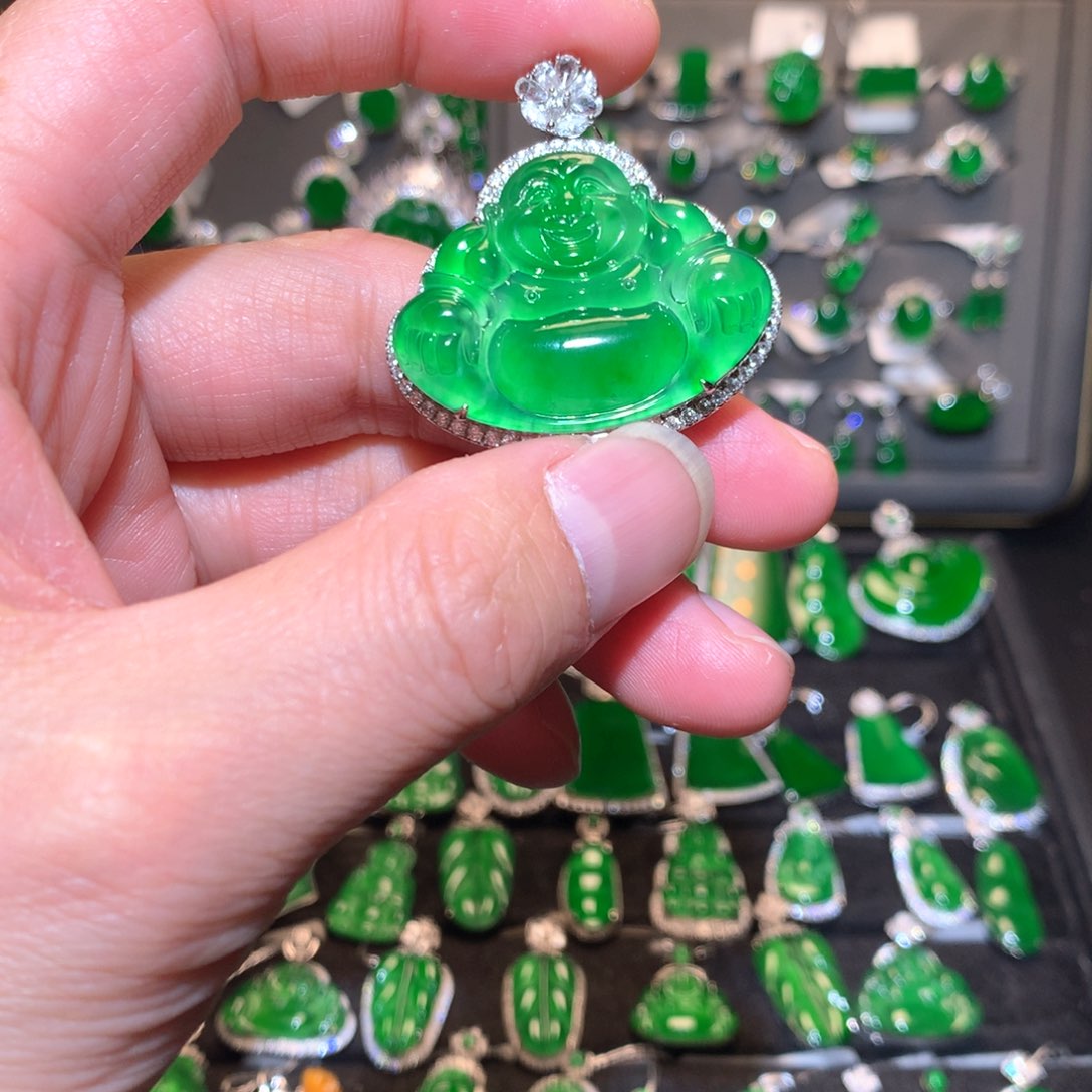 翡翠吊坠(不含链)18K金镶嵌天然翡翠