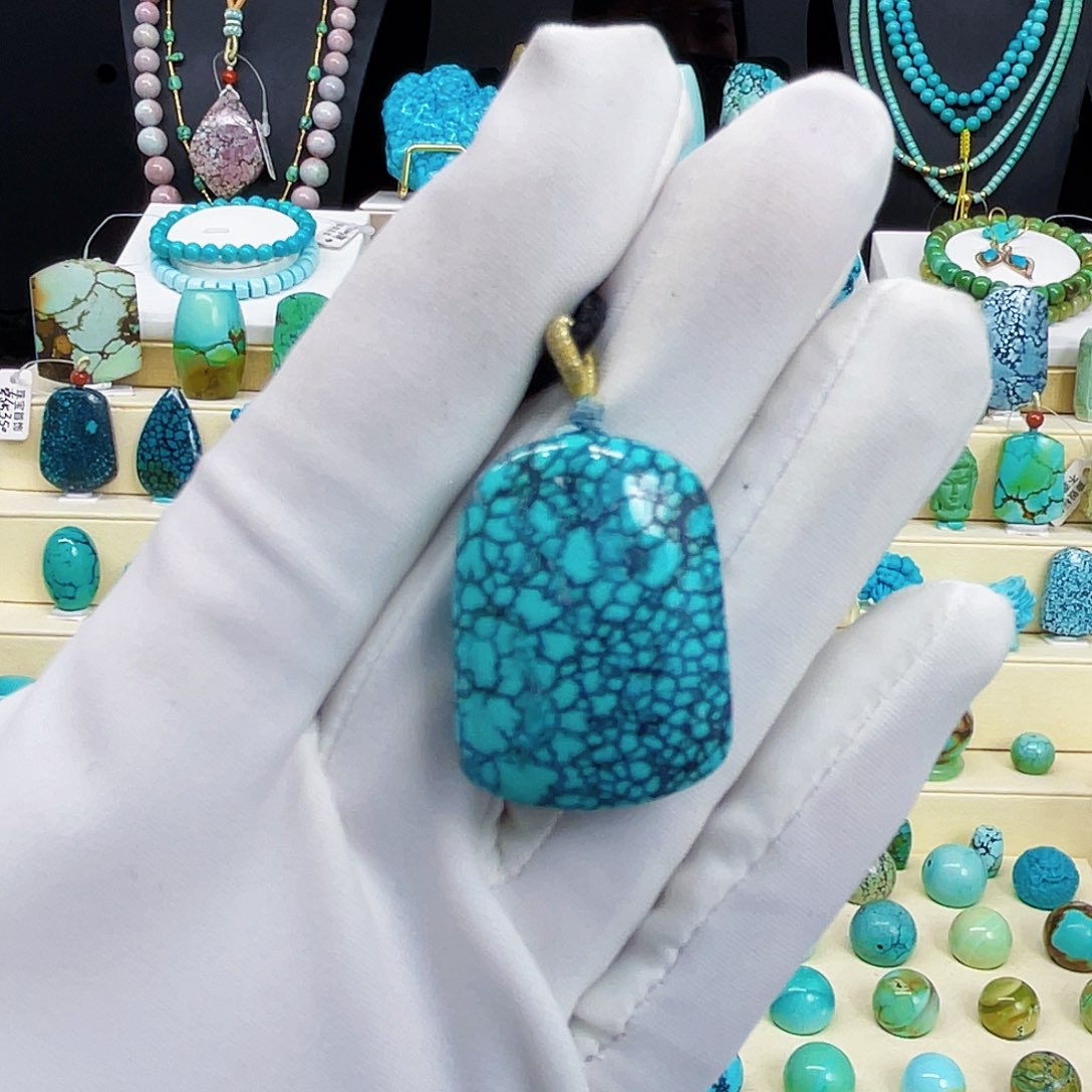 绿松石未镶嵌颈饰