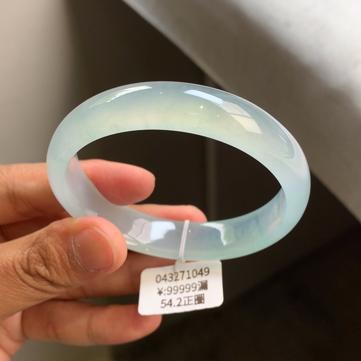 翡翠未镶嵌手镯起光晴底手镯