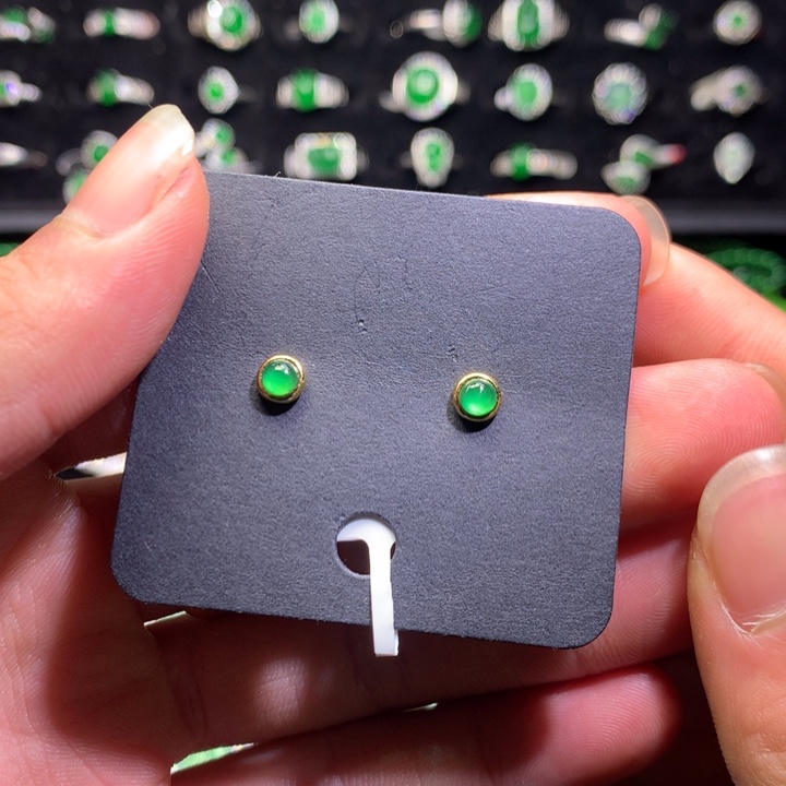 【闪购商品】翡翠颈饰银S925镶嵌蛋面耳钉