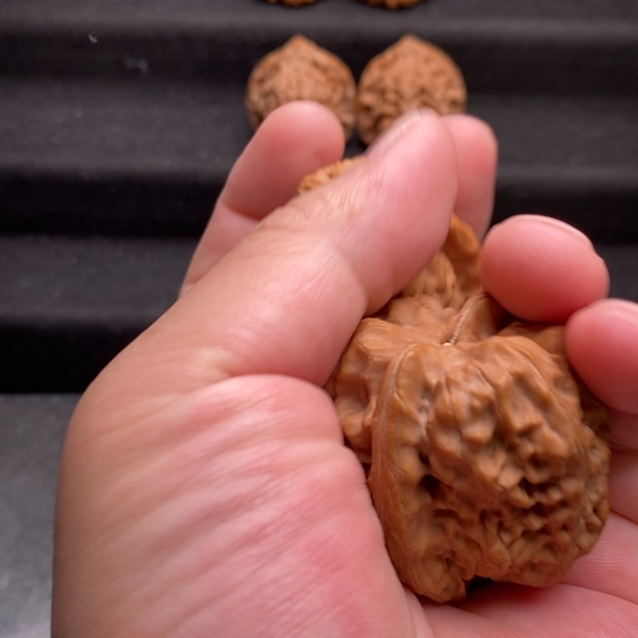 文玩核桃把件开*核欢