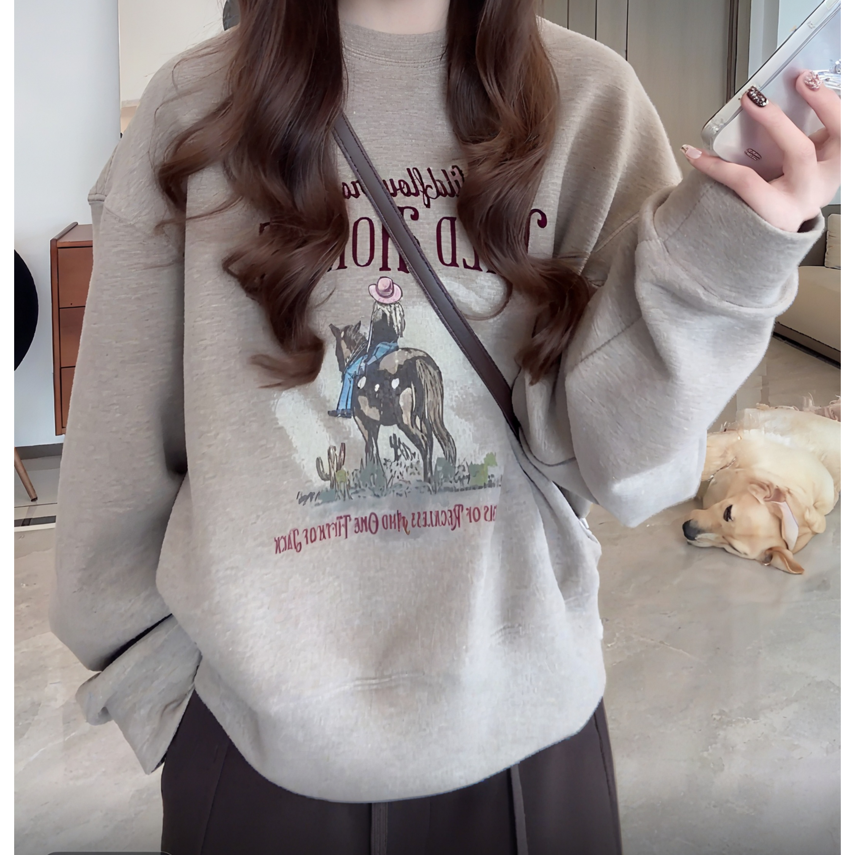 2025秋冬新款美式复古别致宽松圆领字母卫衣女设计款通勤上衣潮流