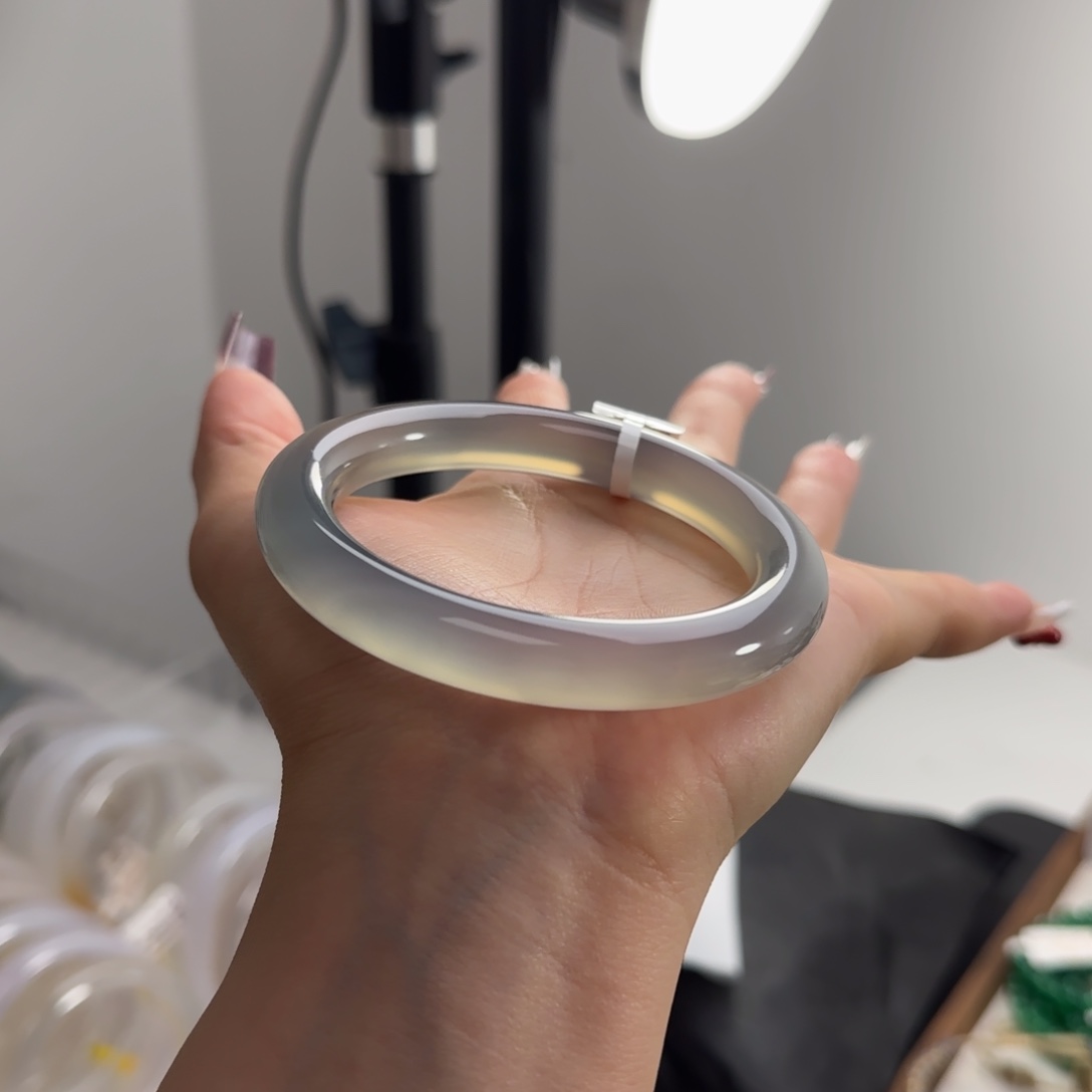 玛瑙/玉髓手镯（圆镯）未镶嵌奶****?