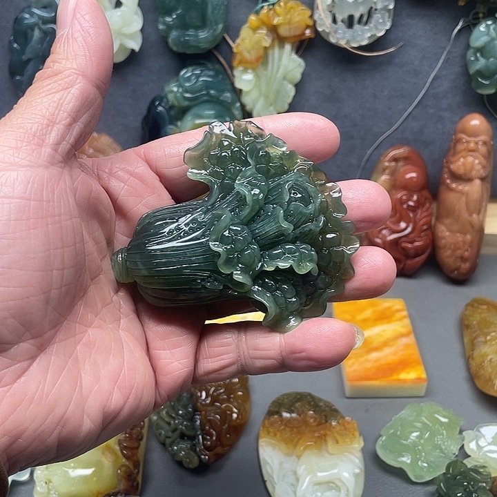 蛇纹石玉未镶嵌手把件