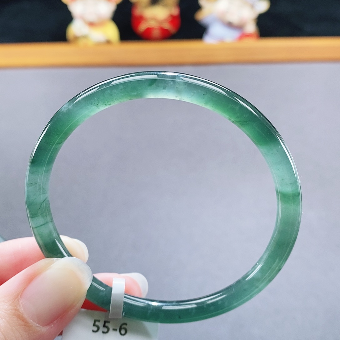 翡翠未镶嵌手镯105