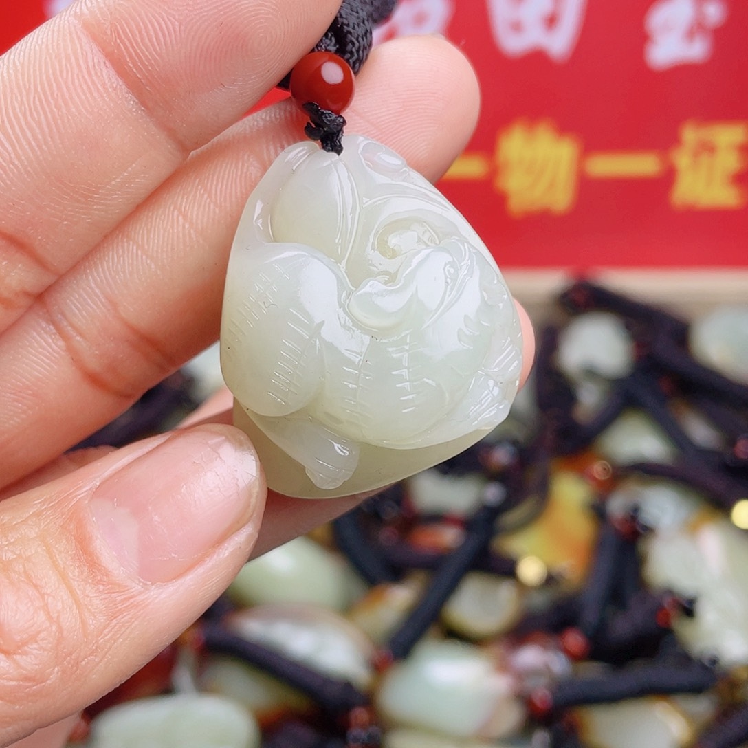 和田玉颈饰未镶嵌