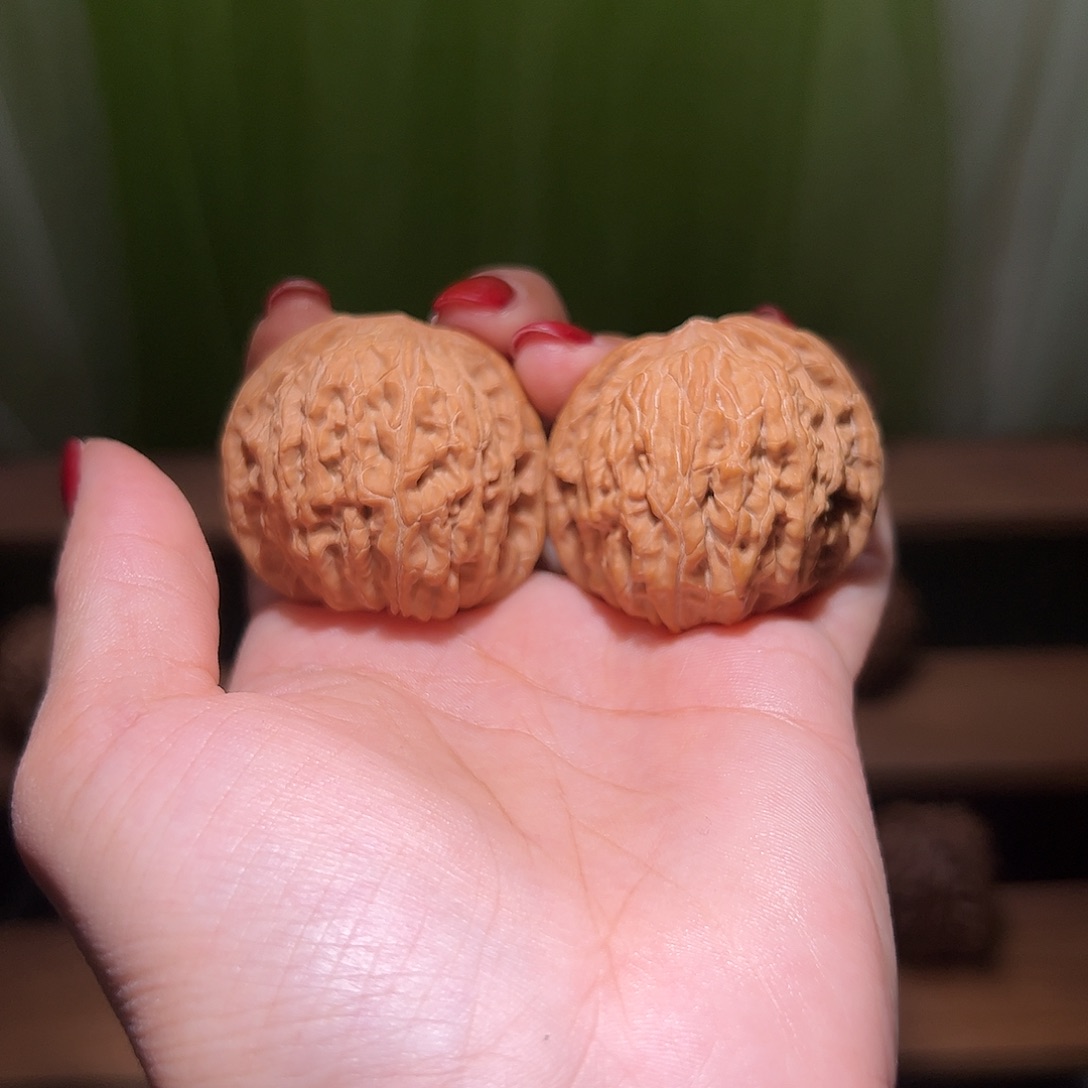 善***莹文玩核桃吊坠山地红皮41