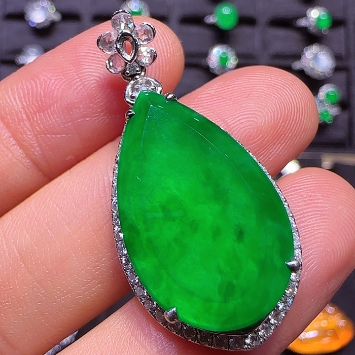 翡翠吊坠(不含链)18K金镶嵌吊坠