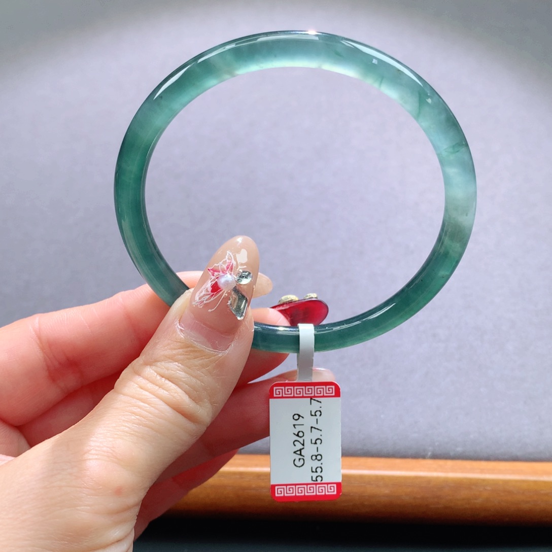 翡翠手镯未镶嵌天然翡翠手镯