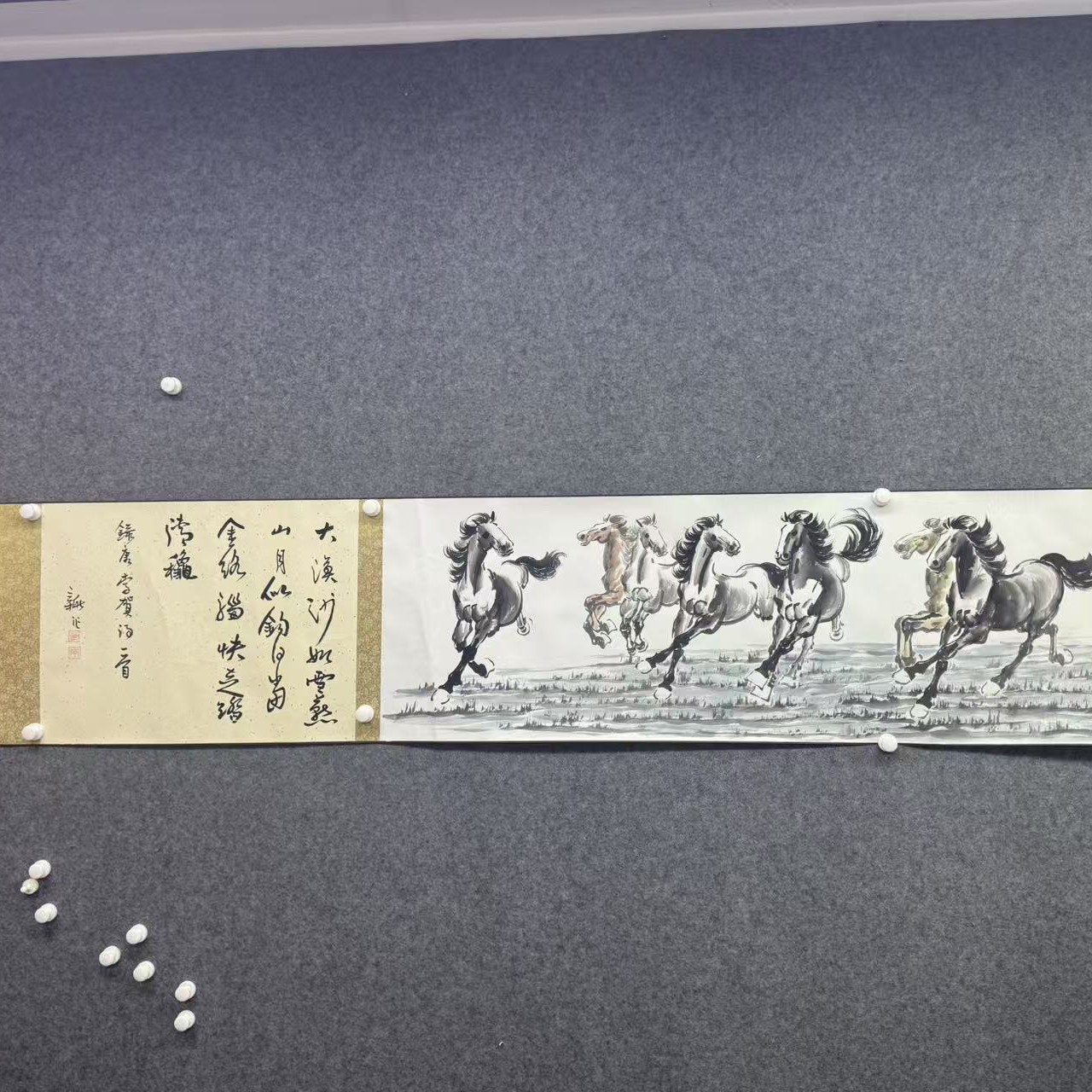 李新社手绘宣纸5米长卷骏马驰骋-水墨画