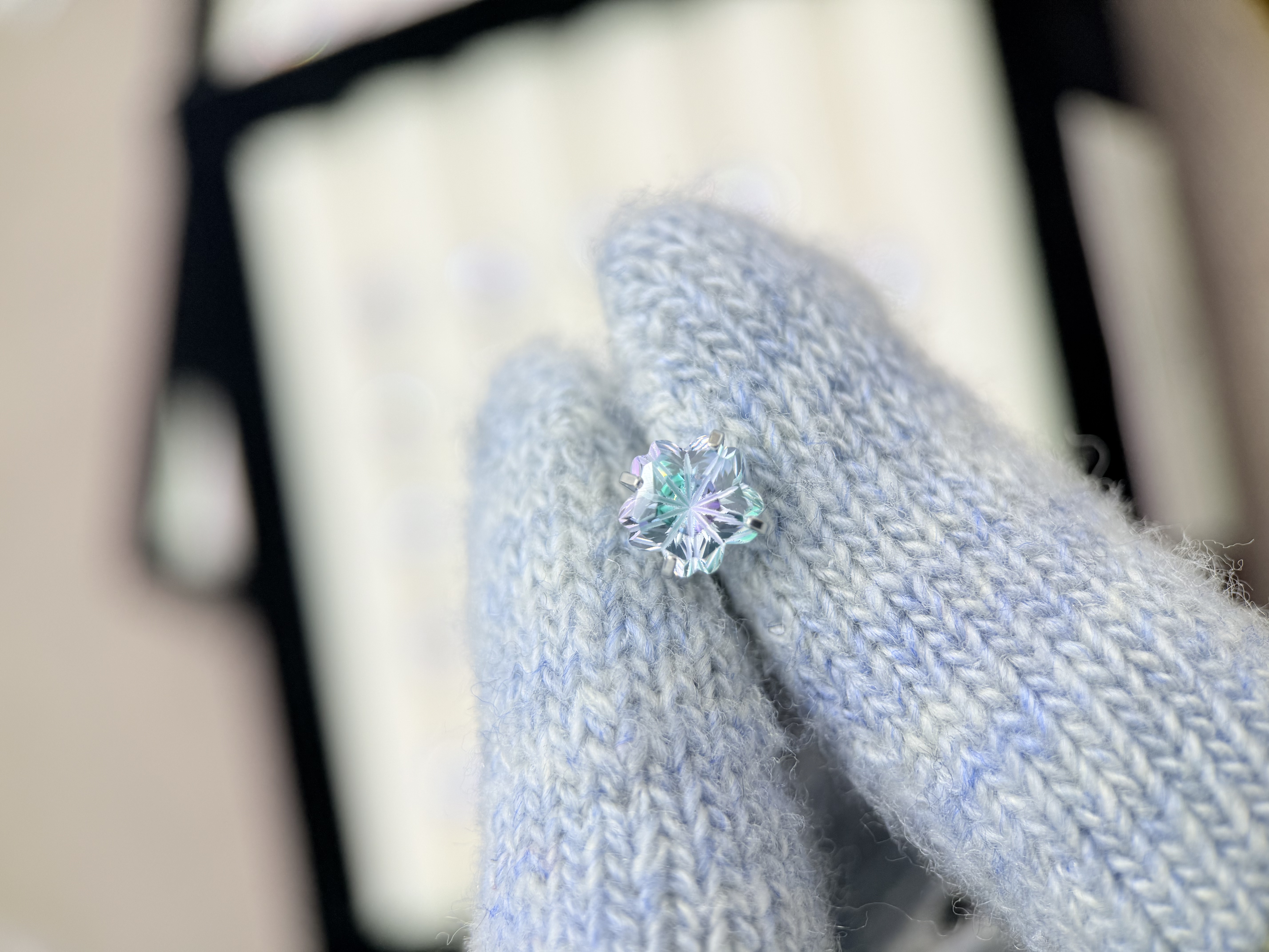 钛钢锆石耳饰 A558 浅绿幸运四叶草锆石耳骨钉耳钉