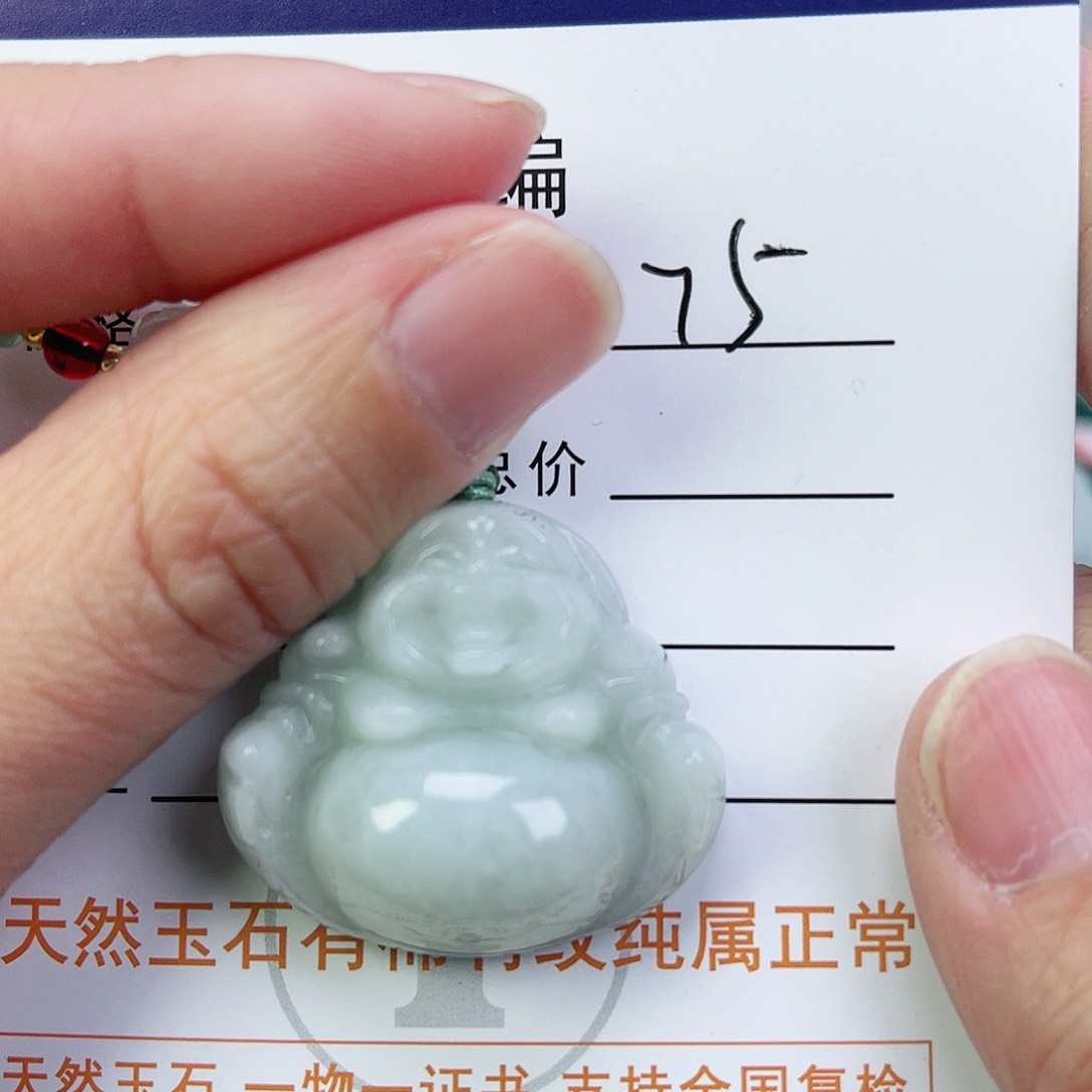 翡翠颈饰未镶嵌佛公