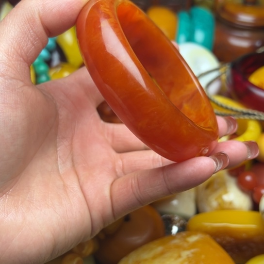 琥珀手串未镶嵌云**香蜜蜡