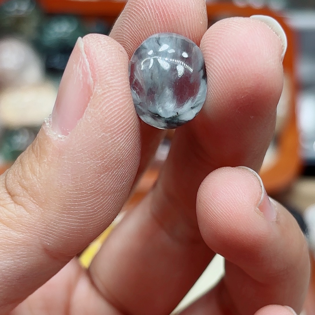 未镶嵌颈饰水晶水晶