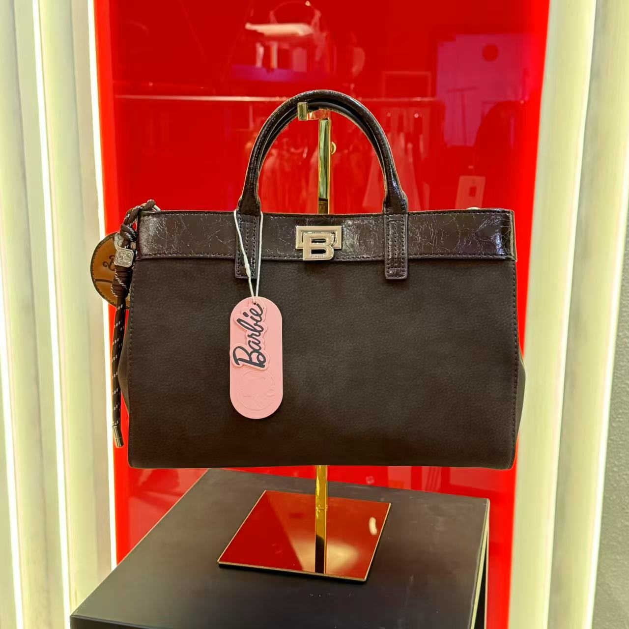 时尚潮流单肩斜挎包车缝线手提包黑色潮流沙丘废土风