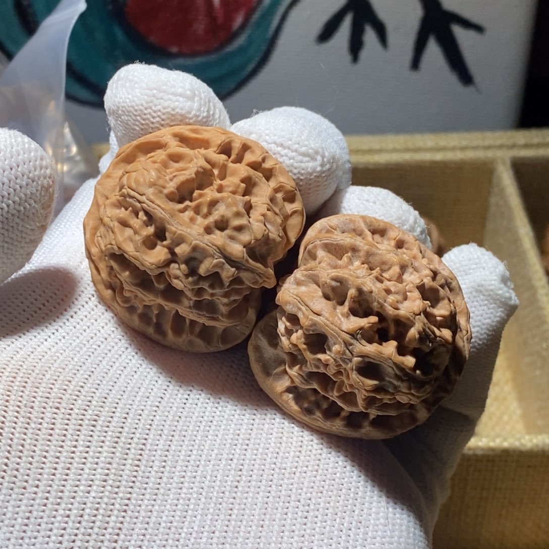 文玩核桃吊坠36苹果园