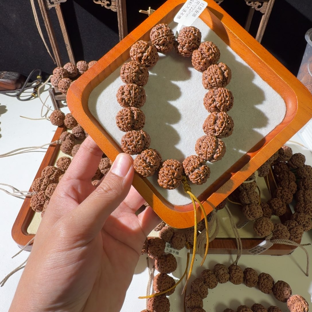 b***o吊坠金刚菩提22尺寸红皮安娜梅花