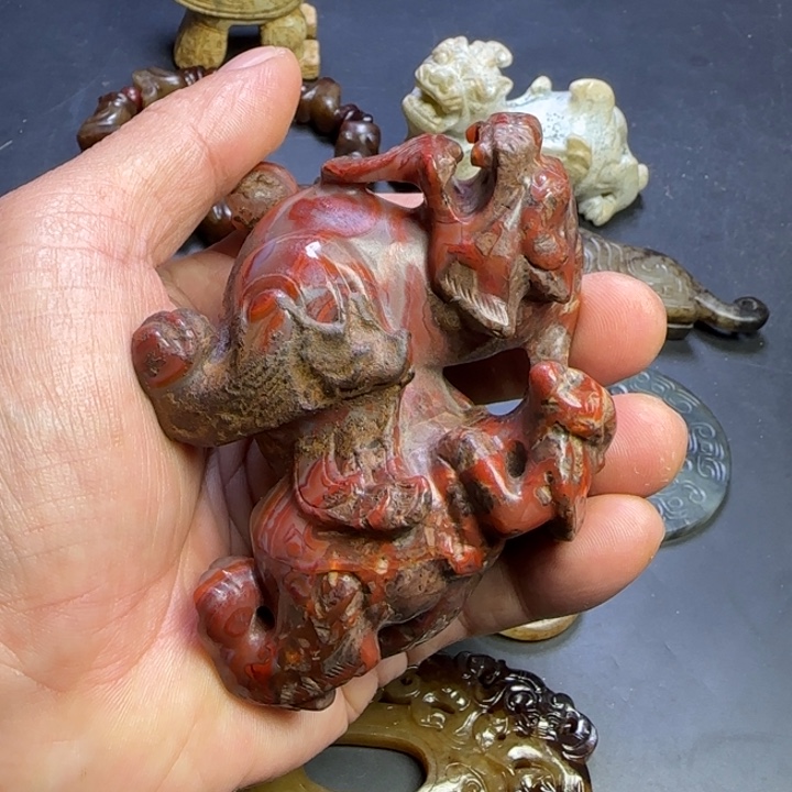 玛瑙/玉髓摆件獣未镶嵌h**红