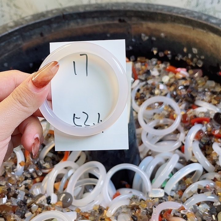 玛瑙/玉髓手镯未镶嵌17