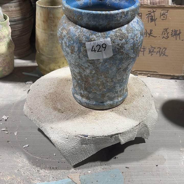 陶摆件高20，口11，429，有孔