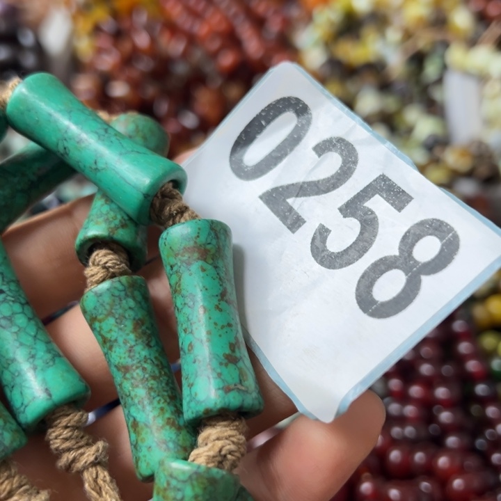 ****颜玛瑙/玉髓颈饰未镶嵌