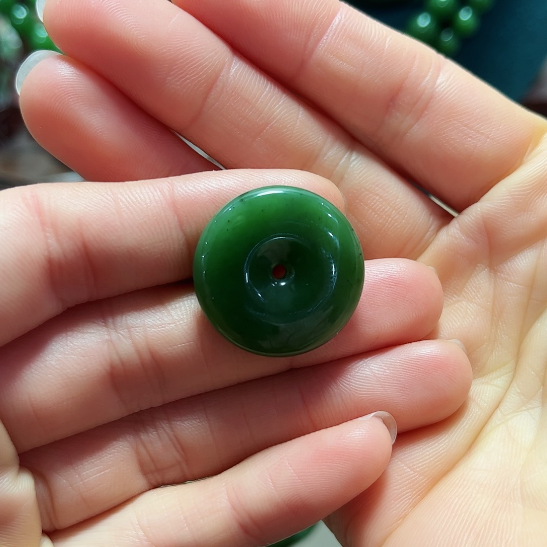 和田玉吊坠未镶嵌