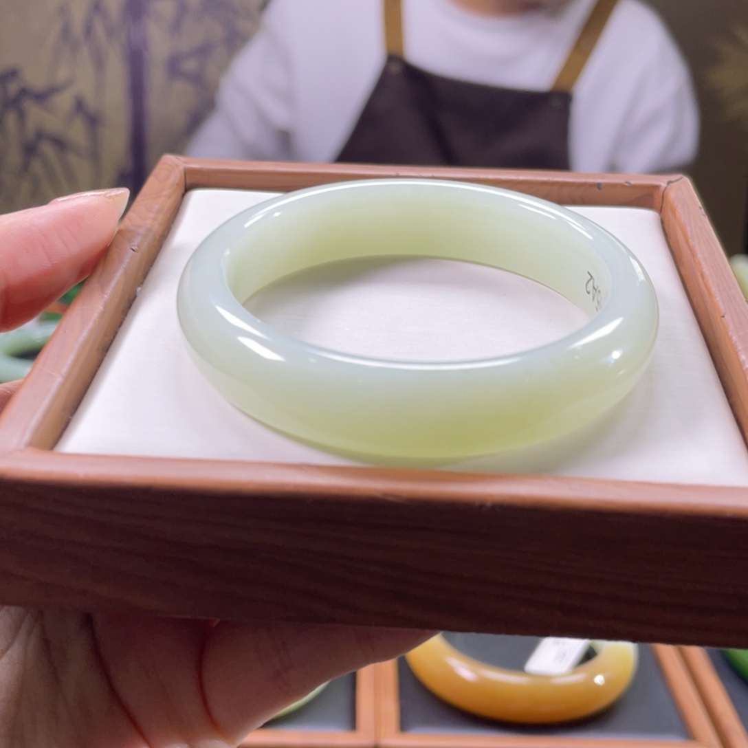 和田玉未镶嵌手镯5253圈