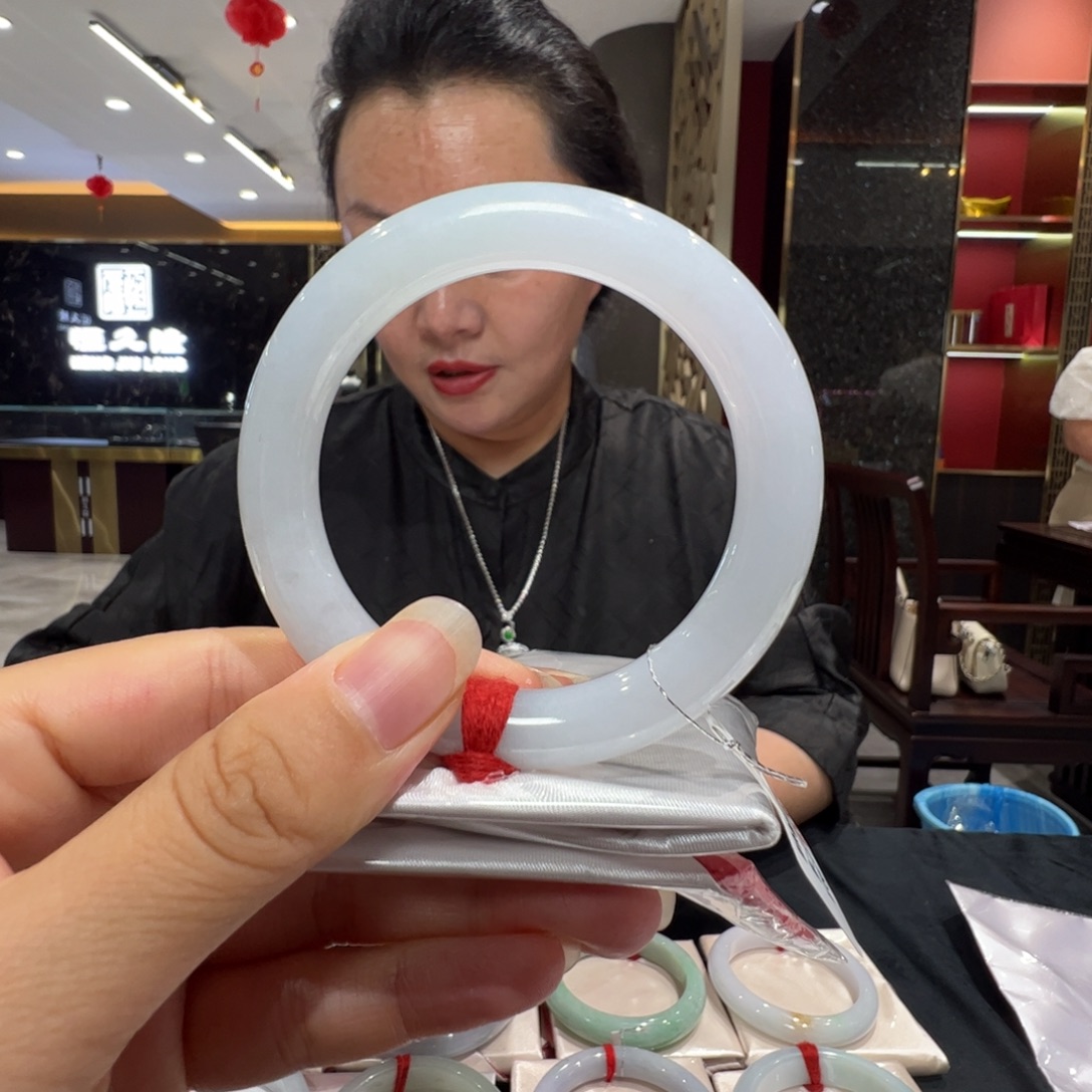 未镶嵌手镯翡翠圆条52.6