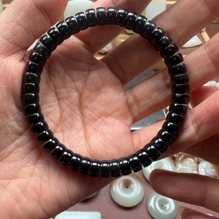 和田玉未镶嵌颈饰黑青手链