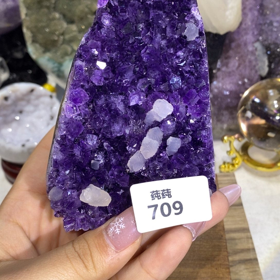紫晶未镶嵌大型摆件（非配饰）方解石