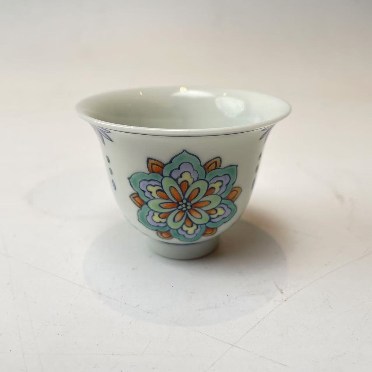 清光绪青花斗彩团花杯BY05X0104