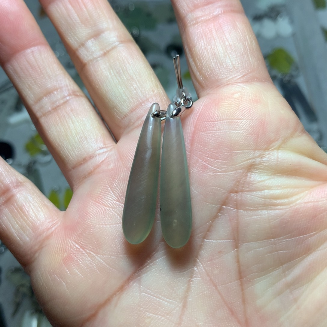 蛇纹石玉耳环未镶嵌