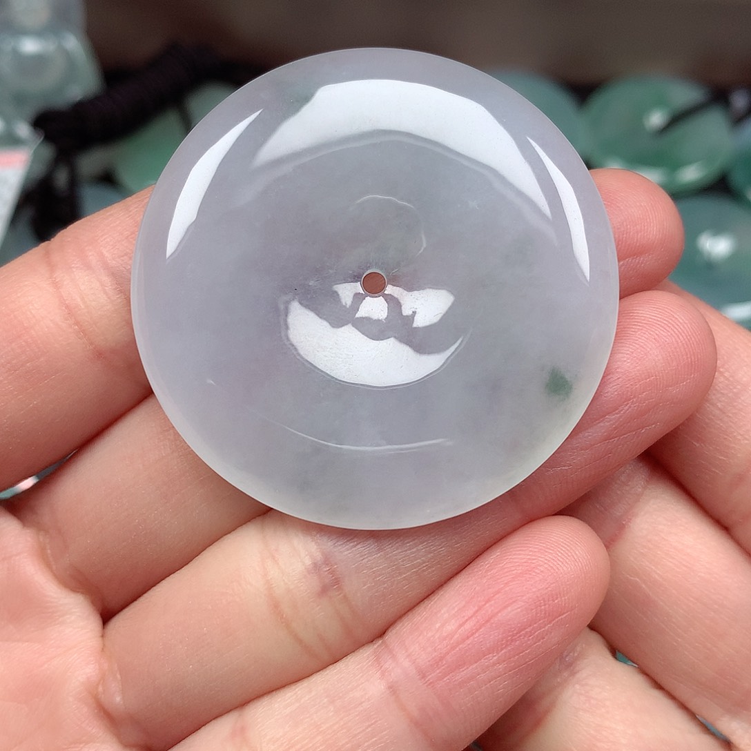 翡翠颈饰未镶嵌平安扣