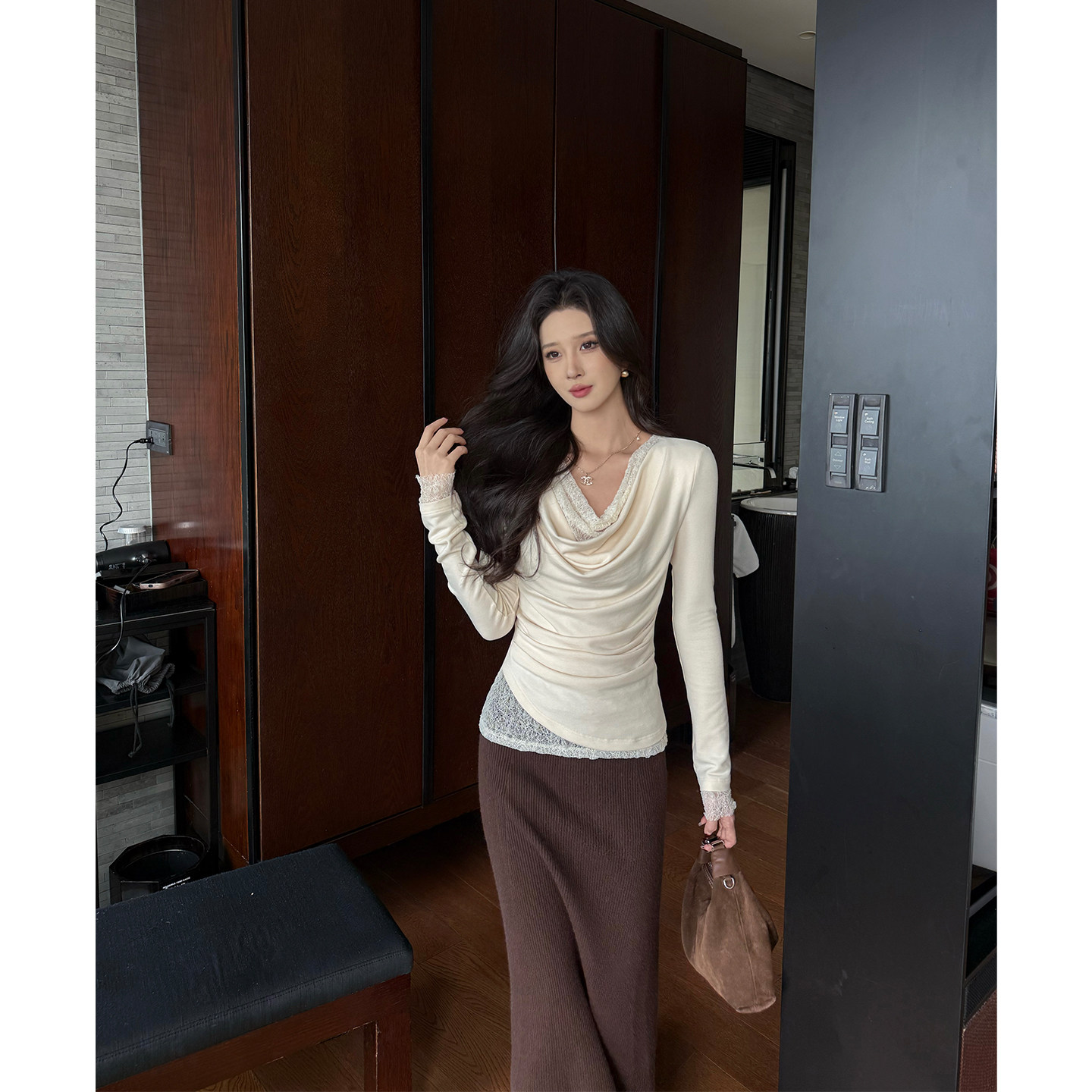 byonion 1/3 14点上新8折【花信驿】拼蕾丝修身荡领收腰T恤上衣