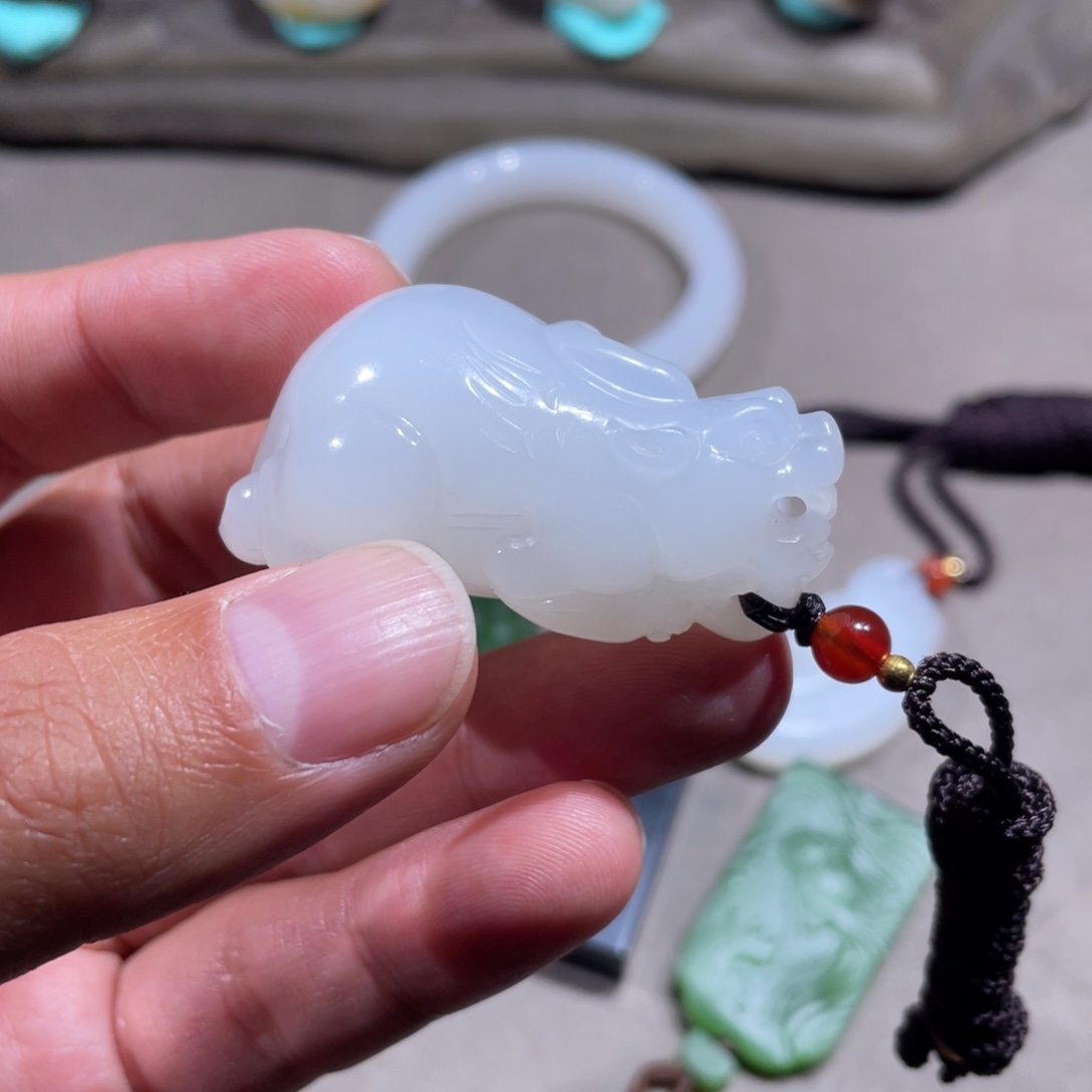 和田玉未镶嵌颈饰